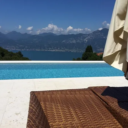 Zeno Oda ve Kahvaltı San Zeno di Montagna