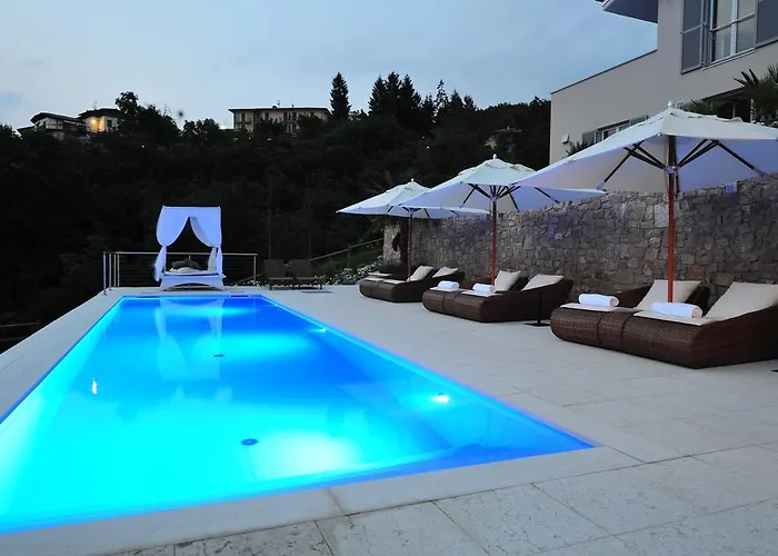 לינה וארוחת בוקר Zeno 4*