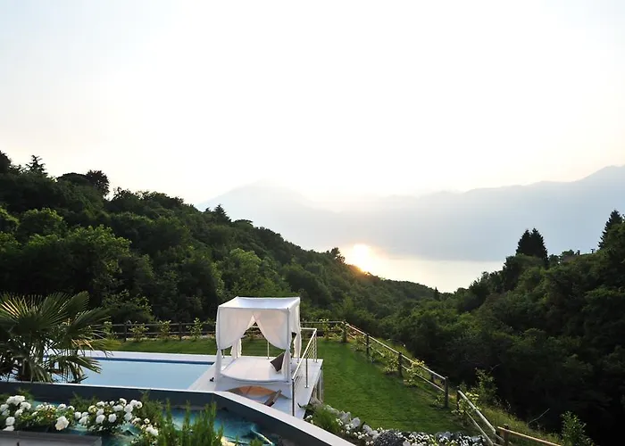 לינה וארוחת בוקר Zeno