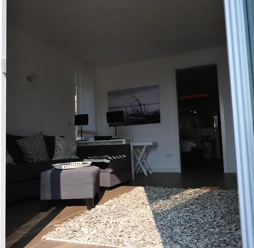 לינה וארוחת בוקר Zeno